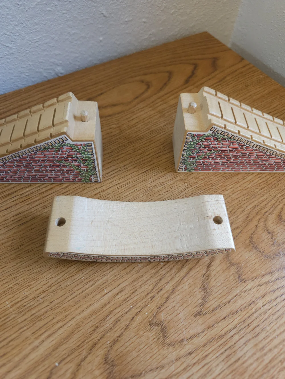 2010 Thomas & Friends Wooden Railway Train Track Curved Bridge 3 Piece